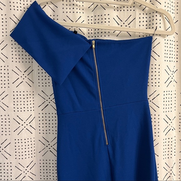 Colbat formal dress with thigh-high split - Picture 2 of 6